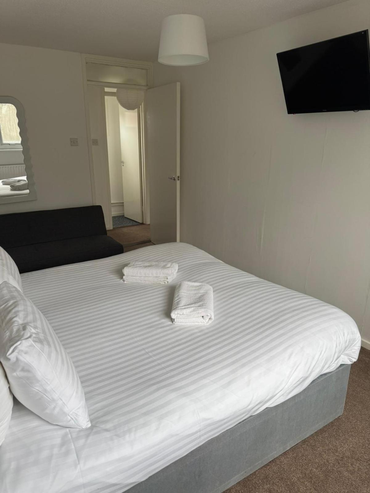 Large 2 Bedroom House Wombridge Εξωτερικό φωτογραφία
